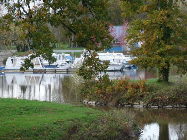 Rohan (56) - Port de plaisance - Aire de stationnement et services Rohan010