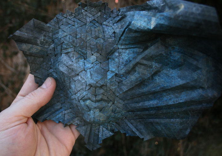 ce passionné d’origami conçoit des visages fantaisistes Masque31