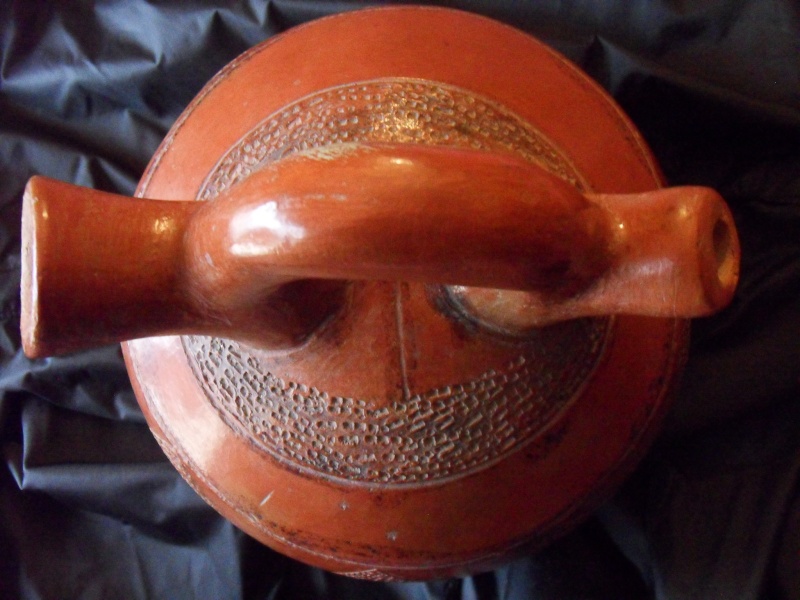 poterie d'eau engobée polie MALI décor d'empreintes et oxyde fer Sdc13811