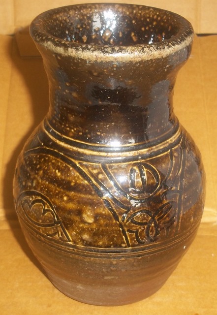 Studio Pottery Vase wit inlaid pattern. Any ideas please?  Copy_o23