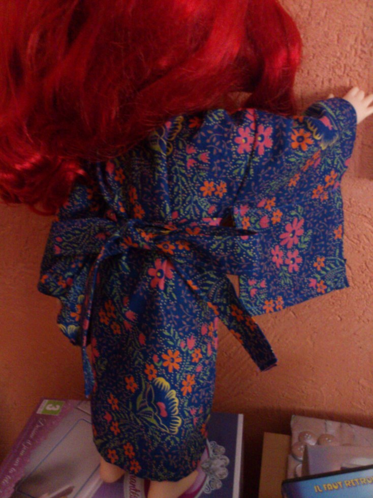 tenues/confections pour poupées disney - Page 25 Ariel_13