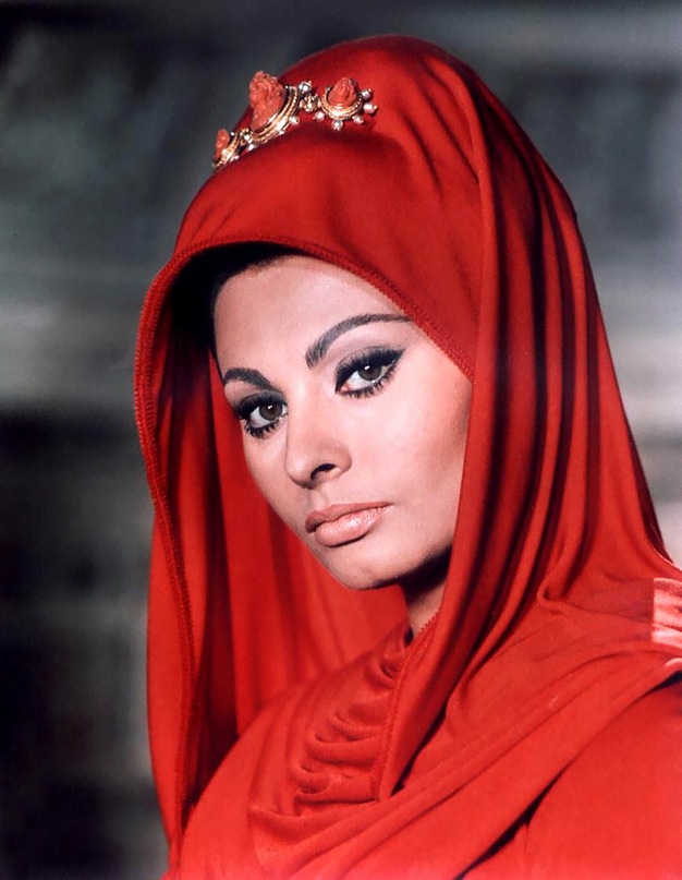 Sophia Loren is 75! - Page 4 Y_5c3310