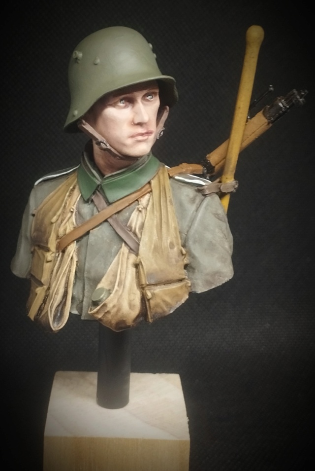 *1/10 / Soldat Allemand 1916 / Young Miniatures  Img_2301