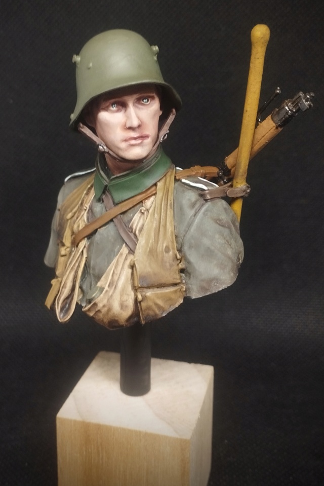 *1/10 / Soldat Allemand 1916 / Young Miniatures  Img_2303