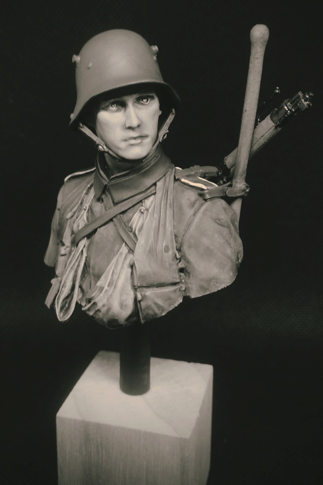 *1/10 / Soldat Allemand 1916 / Young Miniatures  Img_2304