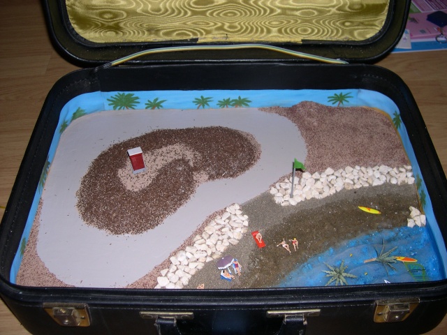 Diorama en valise ho " Bord de mer" de Julien 67 Dscn6156