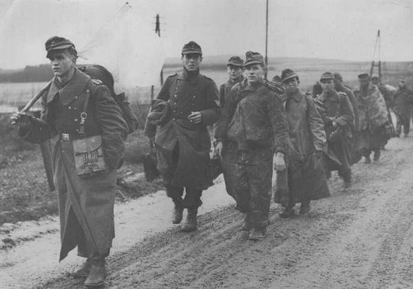 Prisonniers ( german prisoners during ww2) German10