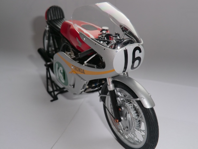 Honda RC166 - Page 2 Cimg2236