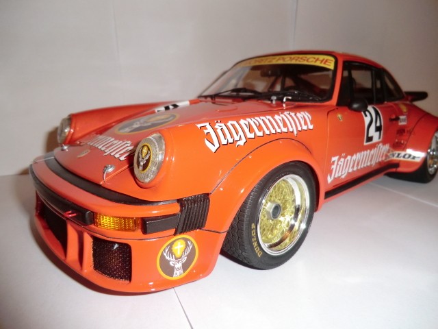 porsche jagermeister - Re-montage de la Porsche 934 rsr Jagermeister - Page 6 Cimg2548