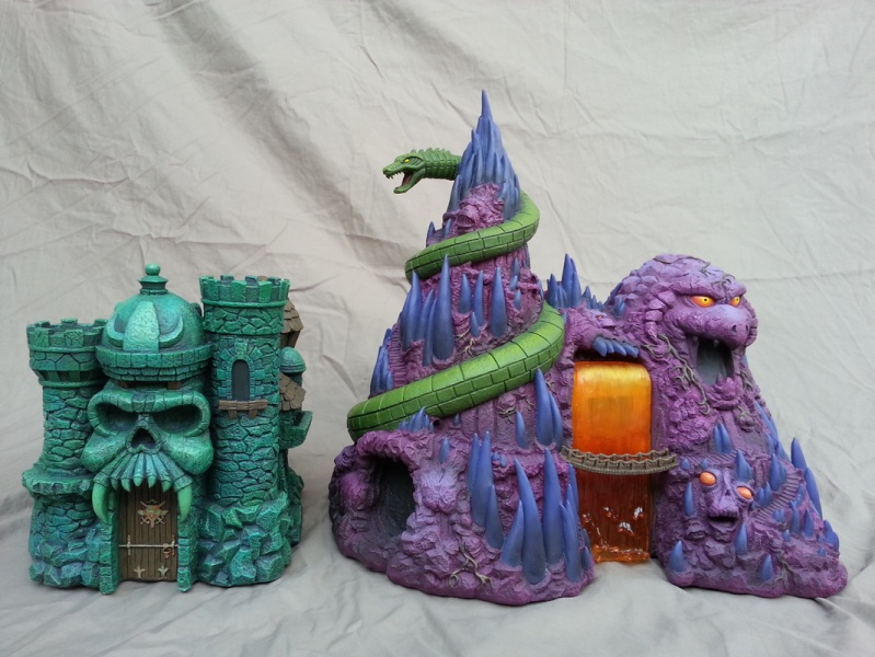 Masters of the Universe Castle Grayskull  and Snake Mountain Polystone Environment "ICON HEREOS" 57282610