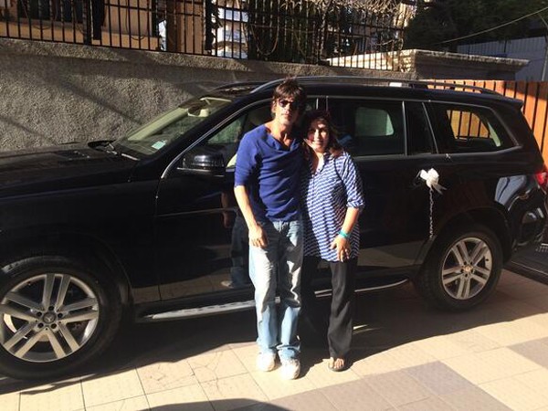 SRK offre une voiture neuve à Farah Khan Thumb_10