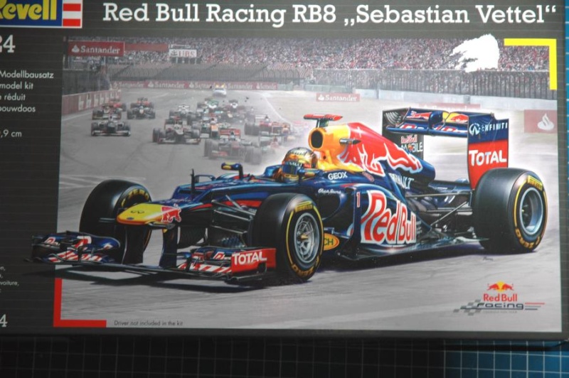Revell Red Bull Racing RB8 in 1/24 K800_111