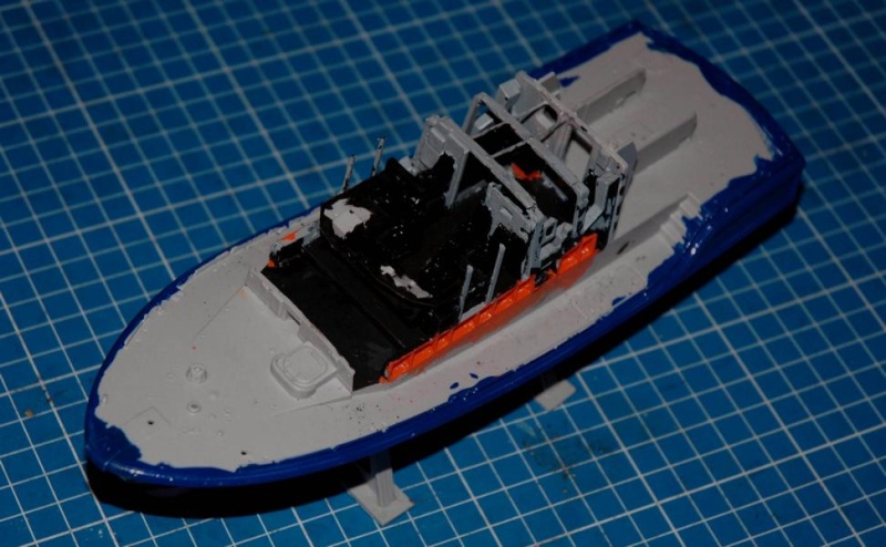 RNLI Severn Class Lifeboat 1/72 Airfix K800_s14