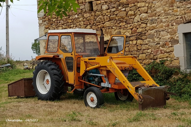 Tracteurs agricoles anciens  - Page 17 20220826