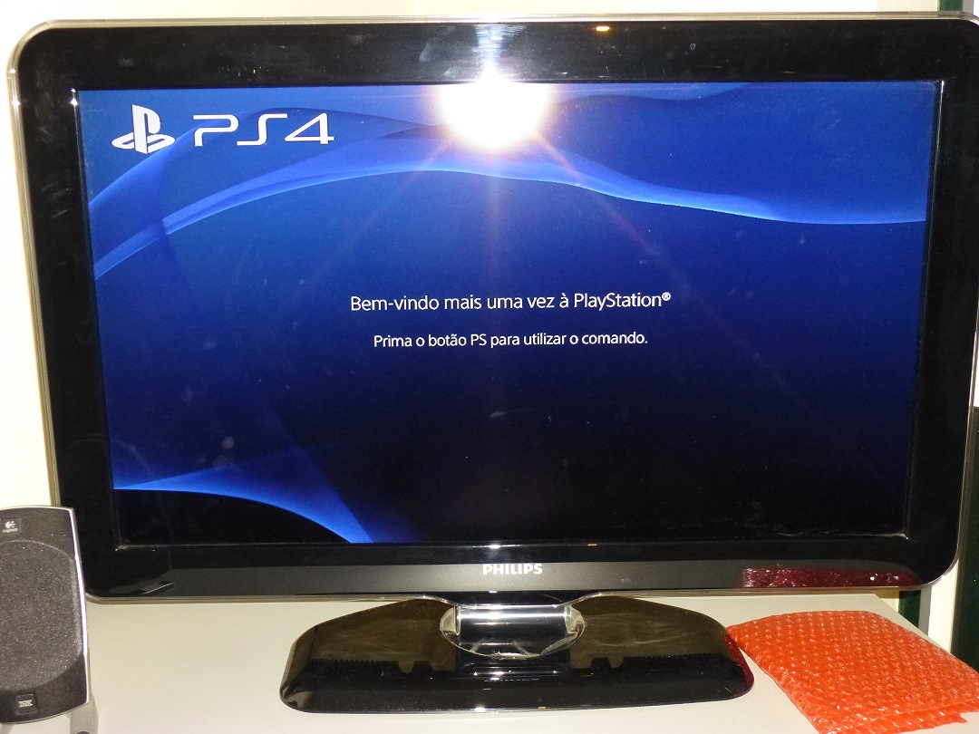 Unboxing PS4 by Helix P1000020