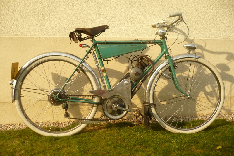 une veritable bicyclette à moteur auxiliaire : le CYCLOREX P1220512