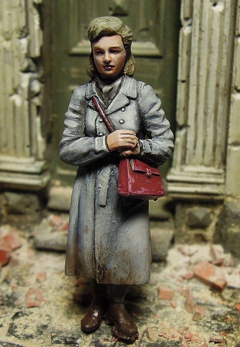 figurines diverses 1/35, whermacht, waffen SS, civil............ Dscn8546