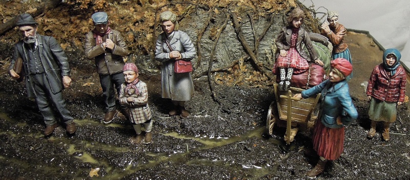 figurines diverses 1/35, whermacht, waffen SS, civil............ - Page 3 Dscn8573