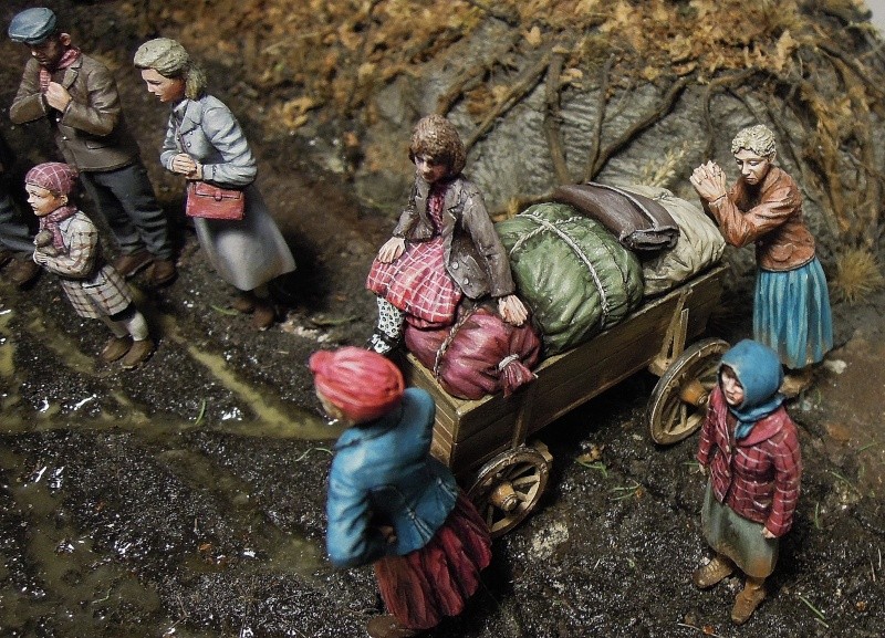 figurines diverses 1/35, whermacht, waffen SS, civil............ - Page 3 Dscn8574
