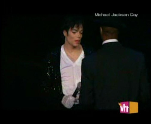 [DL] Michael Jackson - Secret Childhood Childh26