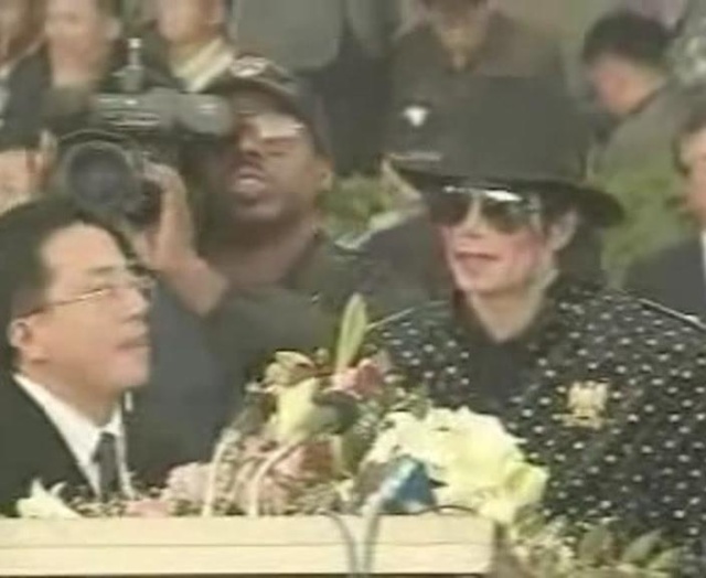 [DL] Michael Jackson During a Visit To Korea in (1996-97-98-99) During16