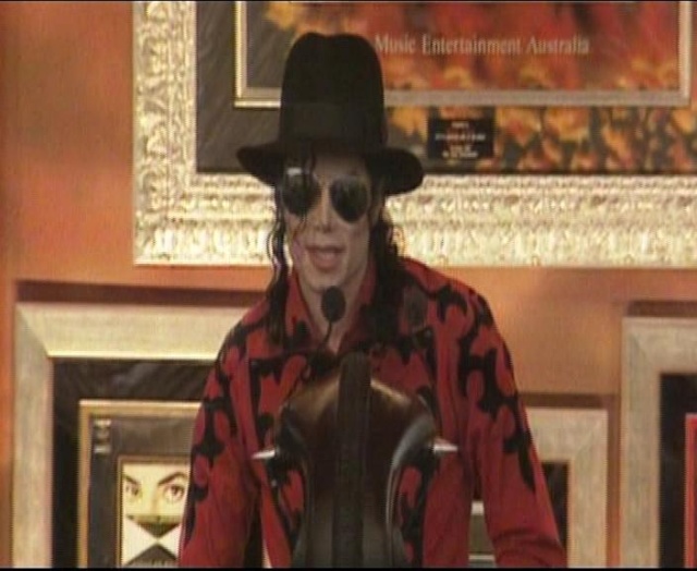 [DL] Michael Jackson - Who Killed The King Of Pop Documentary Killed24