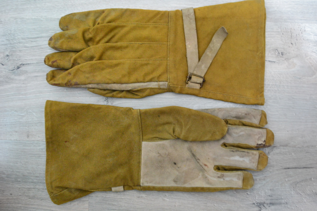Gants de motard 1935 - marquages et teintes. Dsc_0310