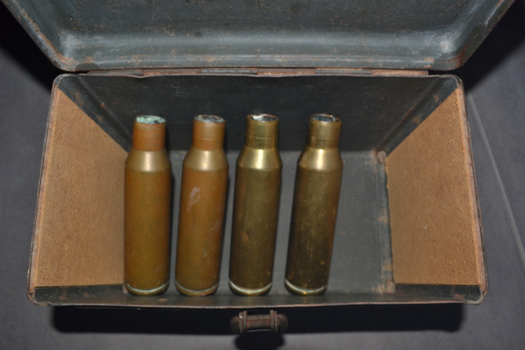 Caisse à munitions pour obus de canon de 25 A/C. Dsc_2711