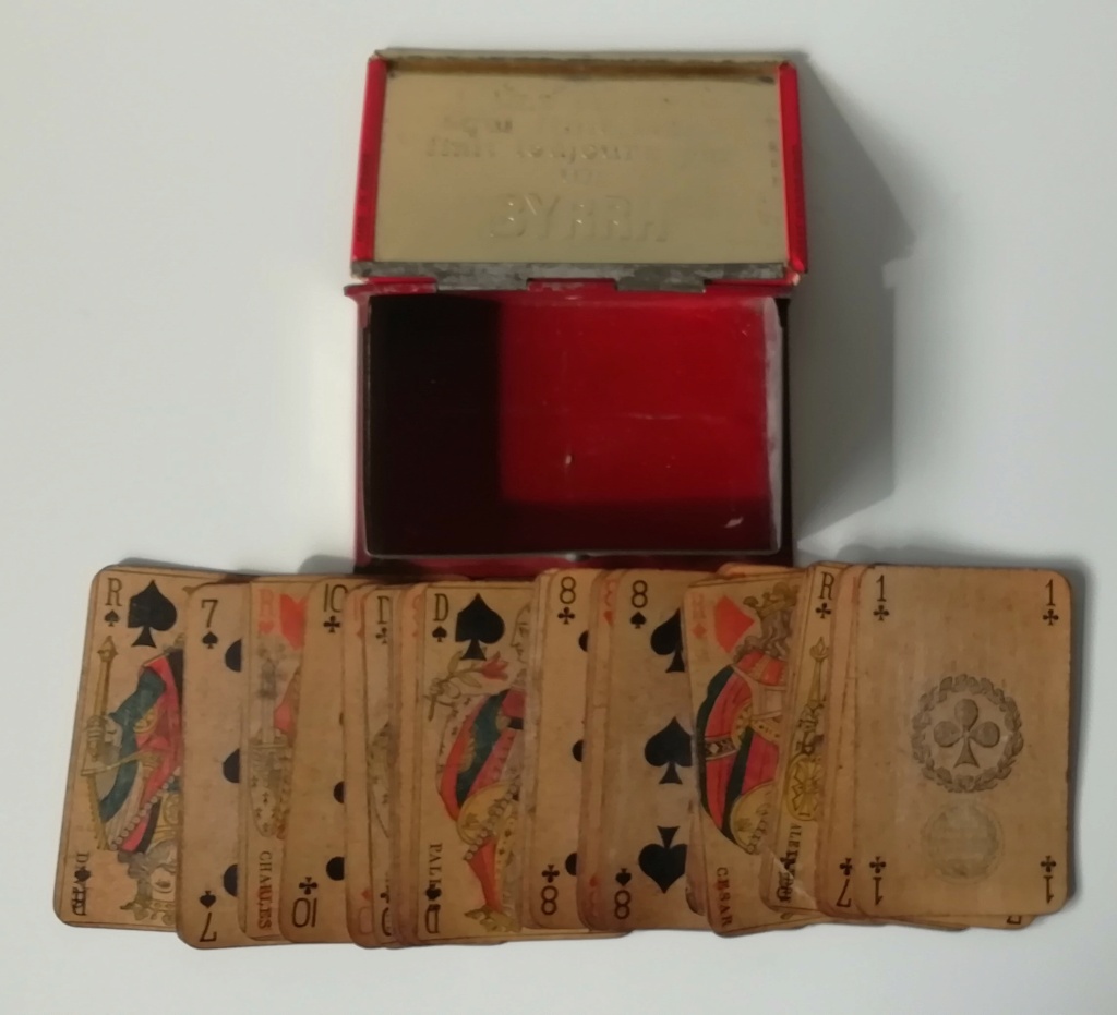 Rare jeu de cartes à jouer dans boîte métal ARMEE D'ARMISTICE / VICHY bien tamponné ETAT FRANCAIS. Vente606