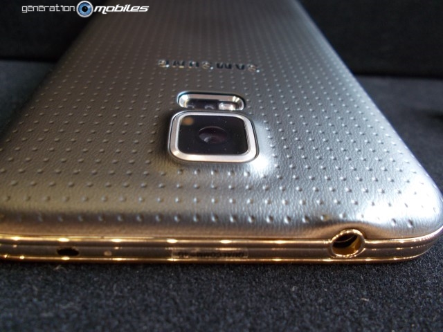 [INFO] Présentation Officielle du Samsung Galaxy S5 Dos_bi10
