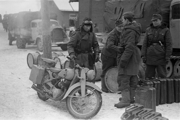 Les motos de l'armée allemande ! - Page 6 10288212