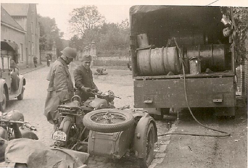 Les motos de l'armée allemande ! - Page 6 Motorc11