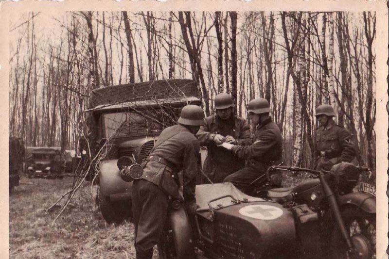 Les motos de l'armée allemande ! - Page 6 Redcro10