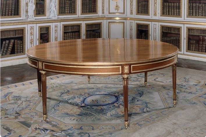 30 décembre 1799: Table de la bibliothèque de Louis XVI Restaurée par les Jacob 1367