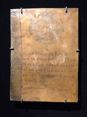 04 septembre 1715: Les entrailles de Louis XIV sont transportées à Notre-Dame de Paris Crbst_11