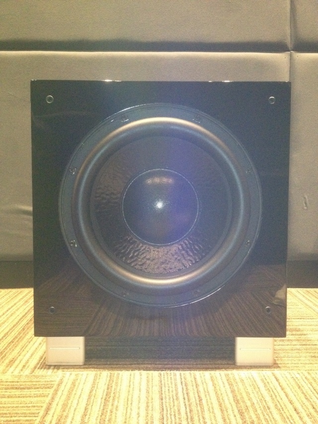 REL-R528-(Piano Black)-(Subwoofer)-(New) Img_0622