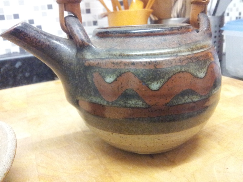 Unmarked cane handled teapot - help please 20140111