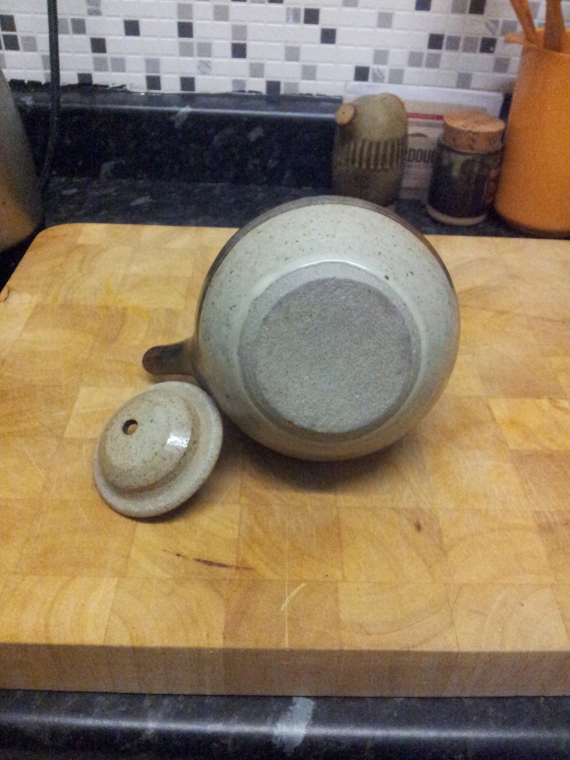 Unmarked cane handled teapot - help please 20140112