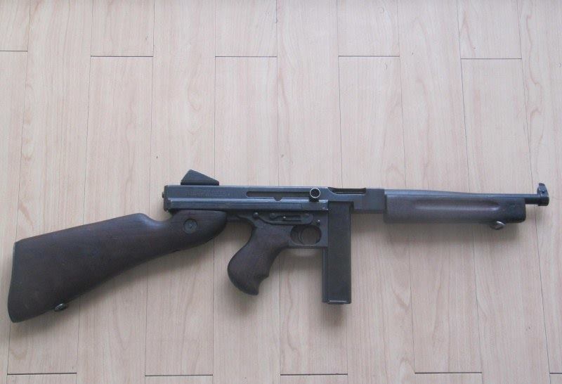 Pistolet mitrailleur Thompson M1 A1 neutra 15253010
