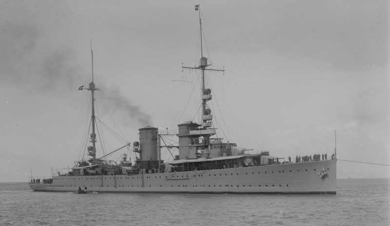 Cuirassés-garde-cotes  et croiseurs Néerlandais Java_110