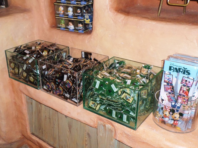 Le Pin Trading à Disneyland Paris - Page 35 19579510