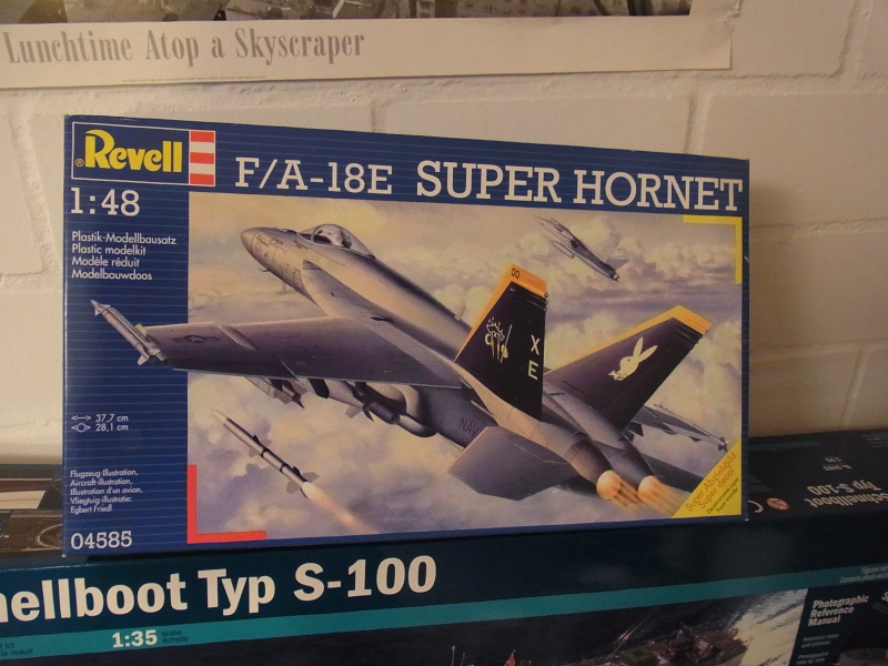 A-4E Skyhawk (Trumpeter) in 1:32 & F/A 18 E Super Hornet (Revell) 1:48 Revell11