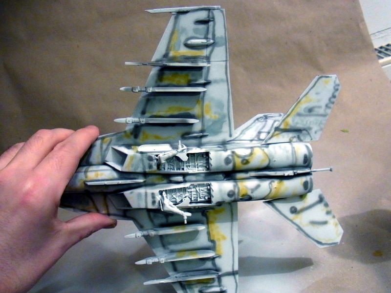 A-4E Skyhawk (Trumpeter) in 1:32 & F/A 18 E Super Hornet (Revell) 1:48 Rimg0152