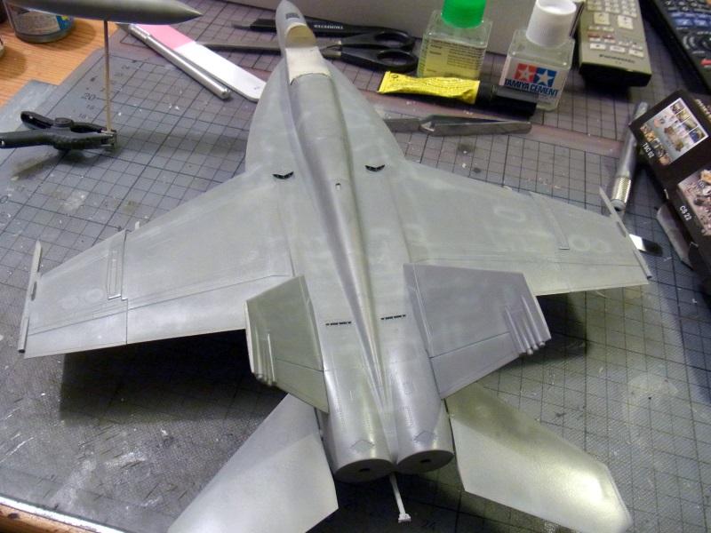 A-4E Skyhawk (Trumpeter) in 1:32 & F/A 18 E Super Hornet (Revell) 1:48 Rimg0164