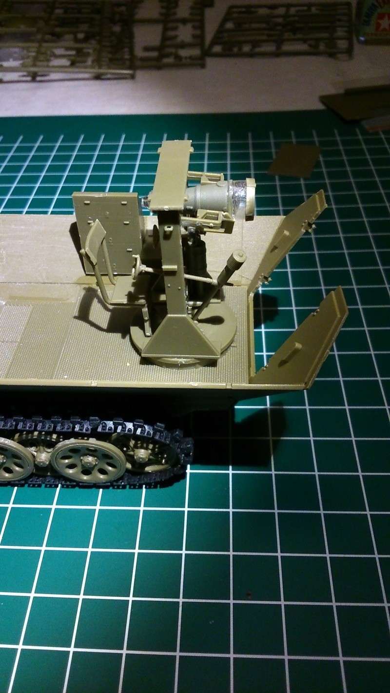 Montage en commun (Gilles/kurgan) sd.kfz 251/20 UHU AFVclub 1/35 - Page 2 Uhu_410
