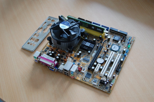 [ech] des kits mobo/cpu/ram pour vos projets mame :) Dsc_0167