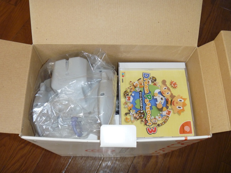 [VDS] Dreamcast jap etat neuf [VENDU] P1050843