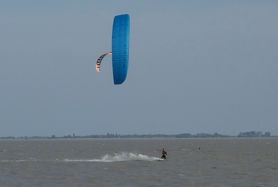 Flysurfer Race :Flysurfer teste des ailes à très hauts ratios Bb03c10