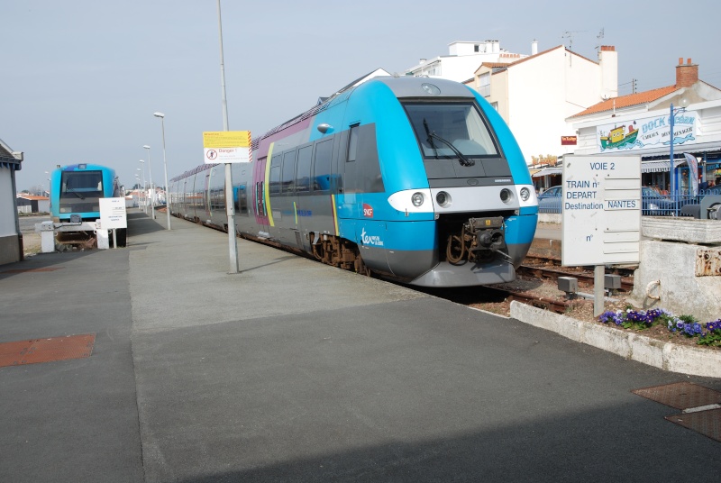 St Gilles, une gare pour modéliste Dsc_0078