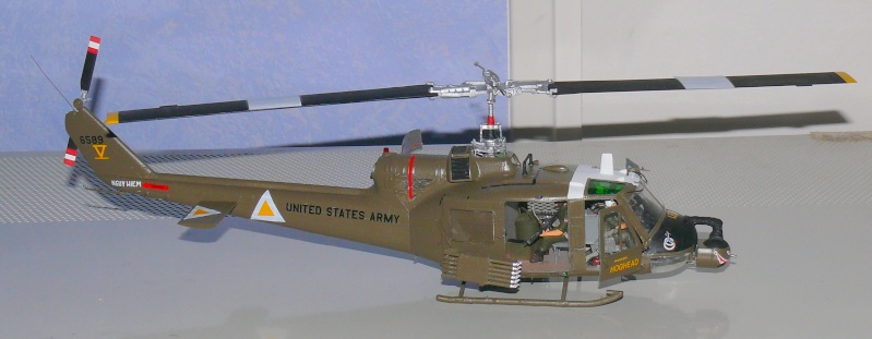 UH-1C HUEY HEAVY HOG au 1/35ème d'ACADEMY - Page 5 P1230621